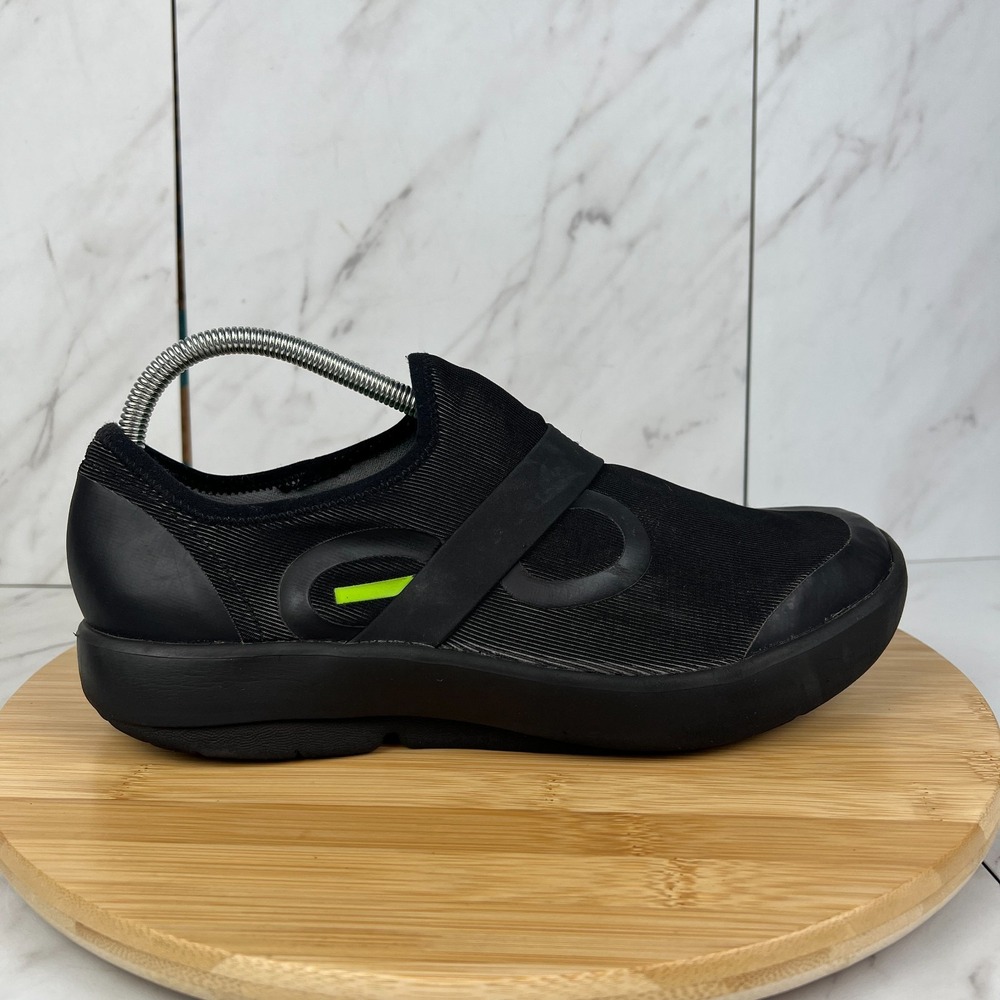 Oofos OOMG Fibre Low Mens Size 9.5 Black Slip On Mesh Recovery Shoes